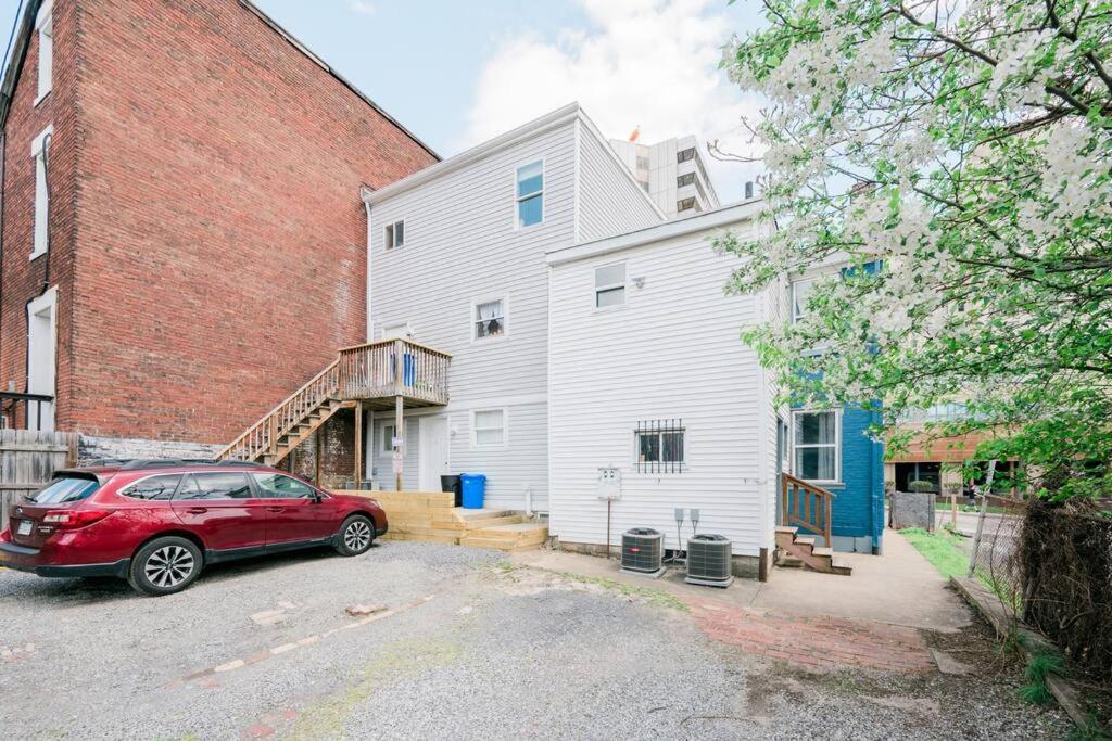 1St Floor - Free Parking - Washer & Dryer - Agh Pittsburgh Exterior photo